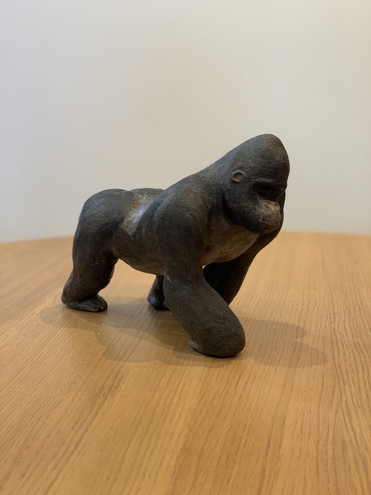 Sculpture en terre Gorille